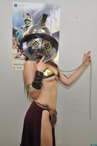Illustration for article titled NSFW: Bikini Gladiator Underboob Cosplay Features Smaller Bikini, Princess Leia